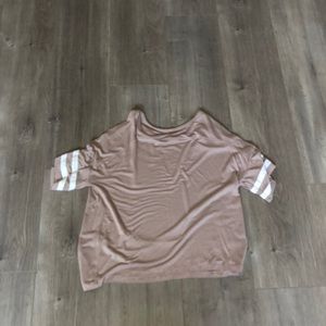 beige mid sleeved shirt